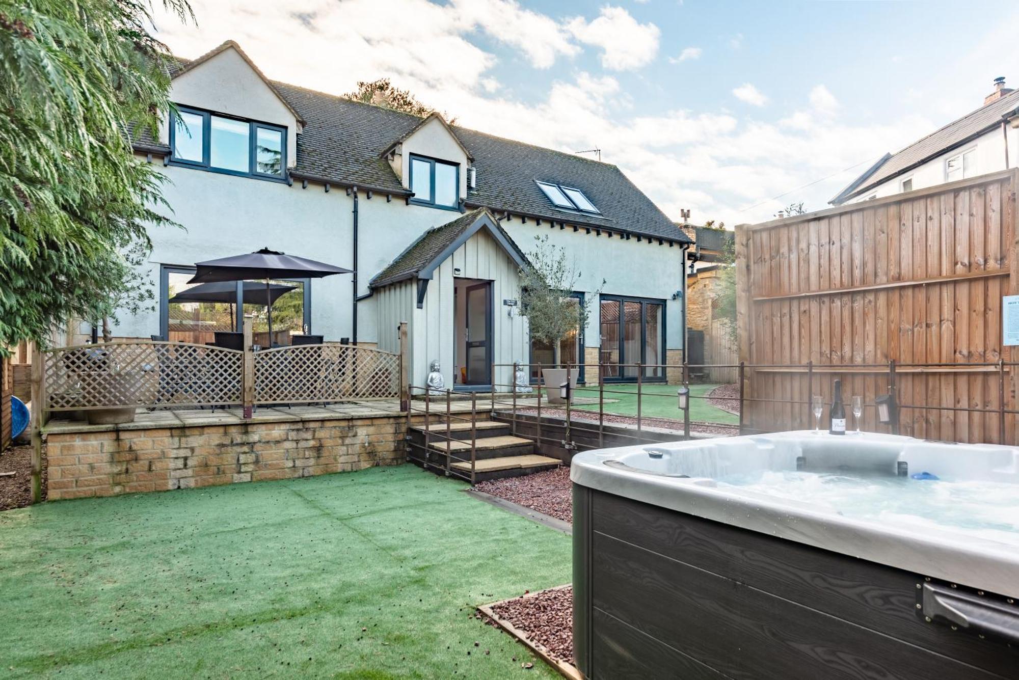 Cotswold Holiday Let With Hot Tub - The Old Garage Chipping Norton Exterior photo